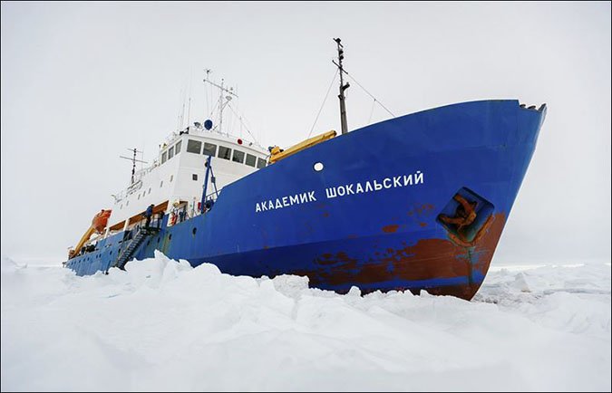 Antarctica-Icebound-Ship--4