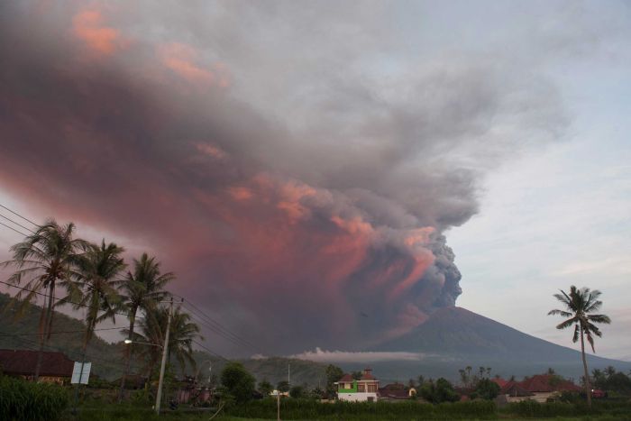 Αναμένεται έκρηξη ηφαιστείου στο Μπαλί (live streaming)