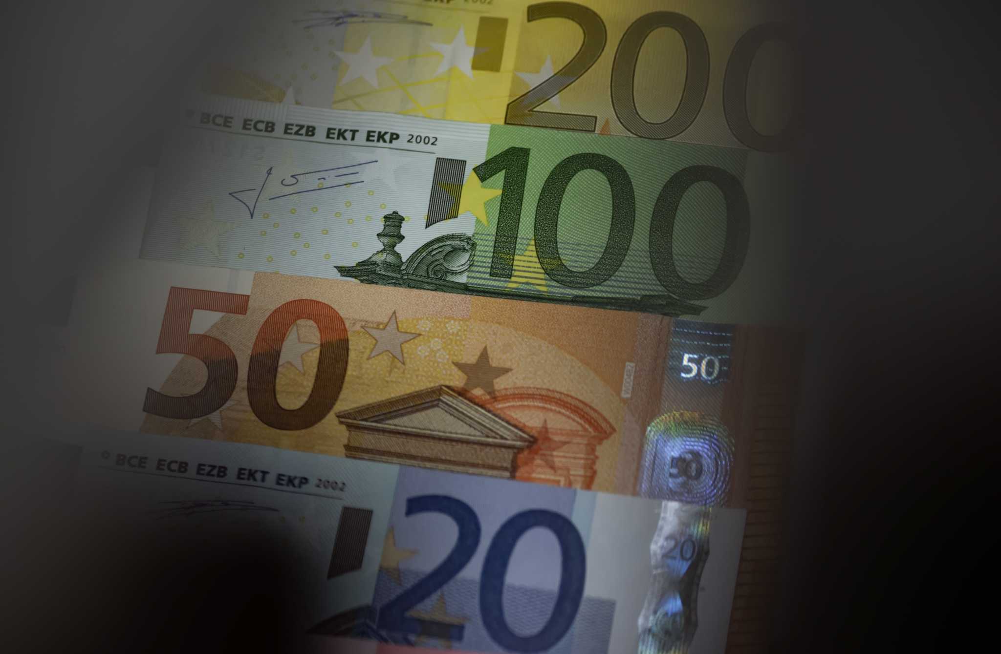 Επίδομα 2.100 ευρώ σε δημότες τριών δήμων