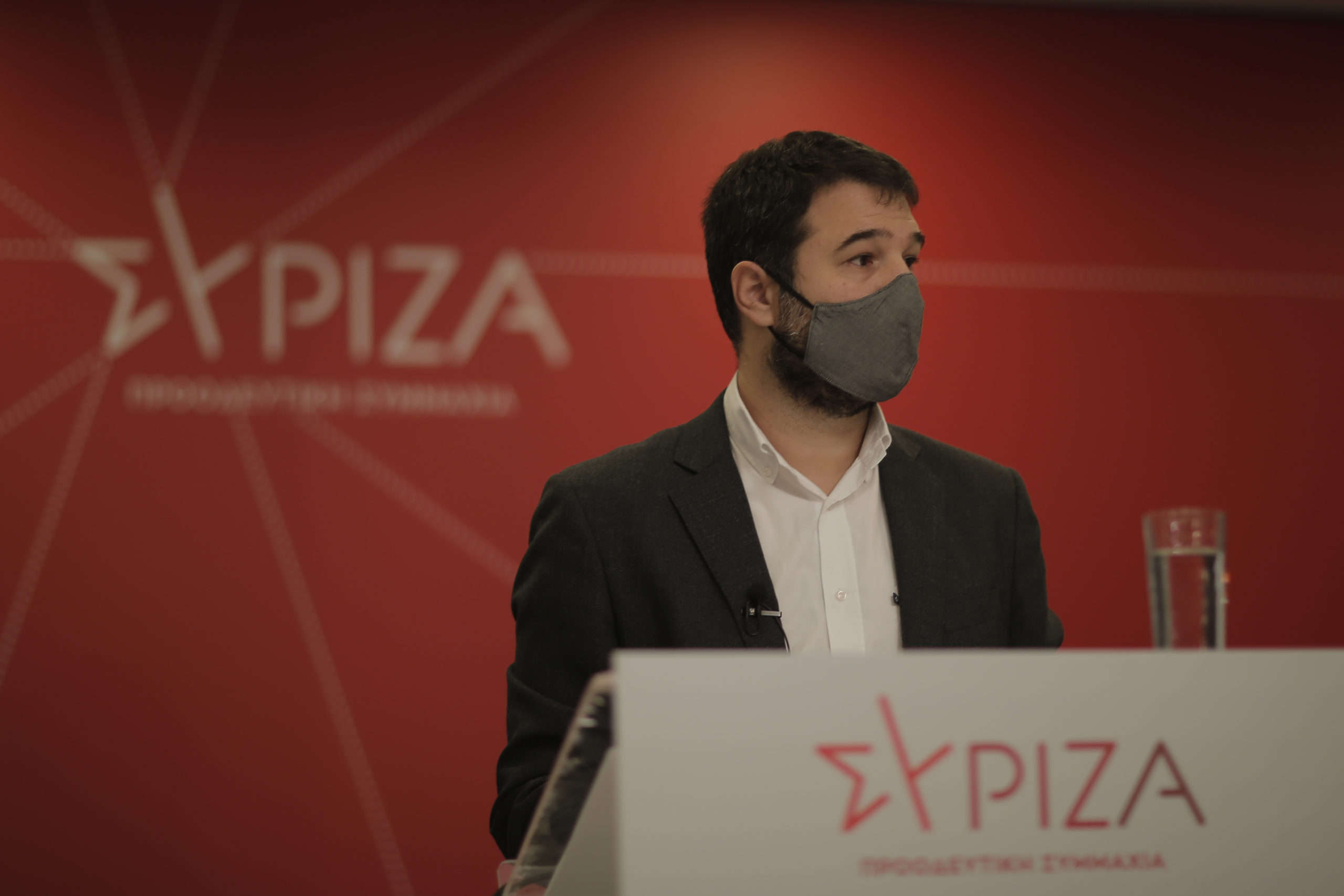 ΣΥΡΙΖΑ: Μάταια ο κ. Χρυσοχοΐδης προσπαθεί να κρυφτεί