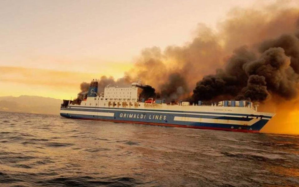 Φωτιά σε πλοίο στην Κέρκυρα: Ταυτοποιήθηκαν 278 από τους 290 επιβαίνοντες του Euroferry Olympia