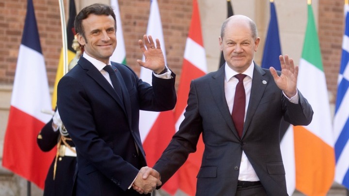 Στη Γερμανία ο Μακρόν, στη πρώτη επίσημη επίσκεψη Γάλλου προέδρου εδώ και 24 χρόνια