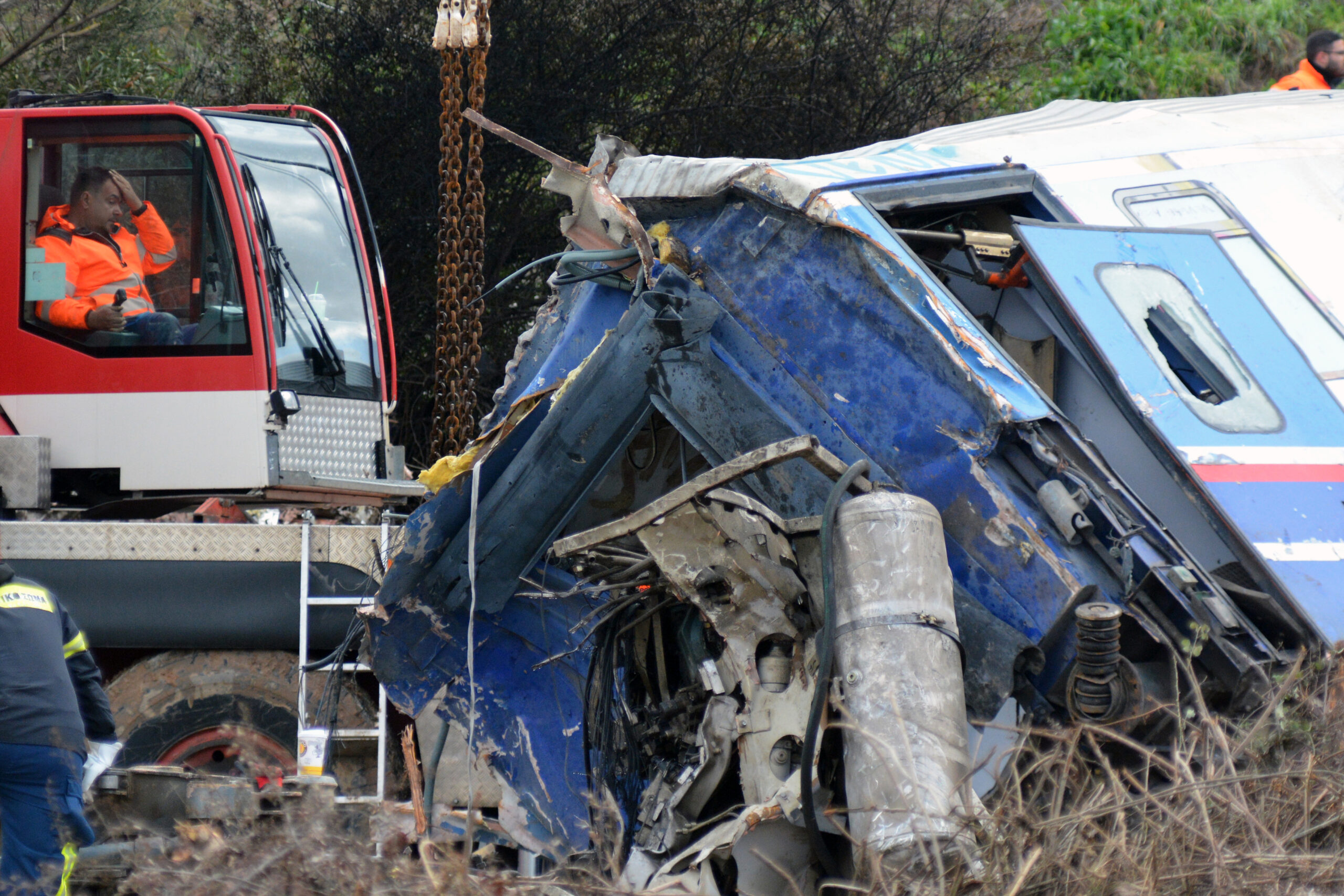 Τραγωδία στα Τέμπη:  Άρση του τηλεφωνικού απορρήτου για σταθμάρχη και μηχανοδηγούς