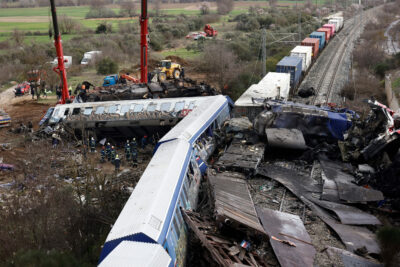 Τραγωδία στα Τέμπη: Σε τροχιά σύγκρουσης επί 16 λεπτά τα δύο τρένα - Γιατί ο σταθμάρχης δεν κατάλαβε ποτέ το λάθος του