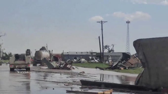 ΗΠΑ: Ανεμοστρόβιλος κατέστρεψε την πόλη Πέριτον στο Τέξας