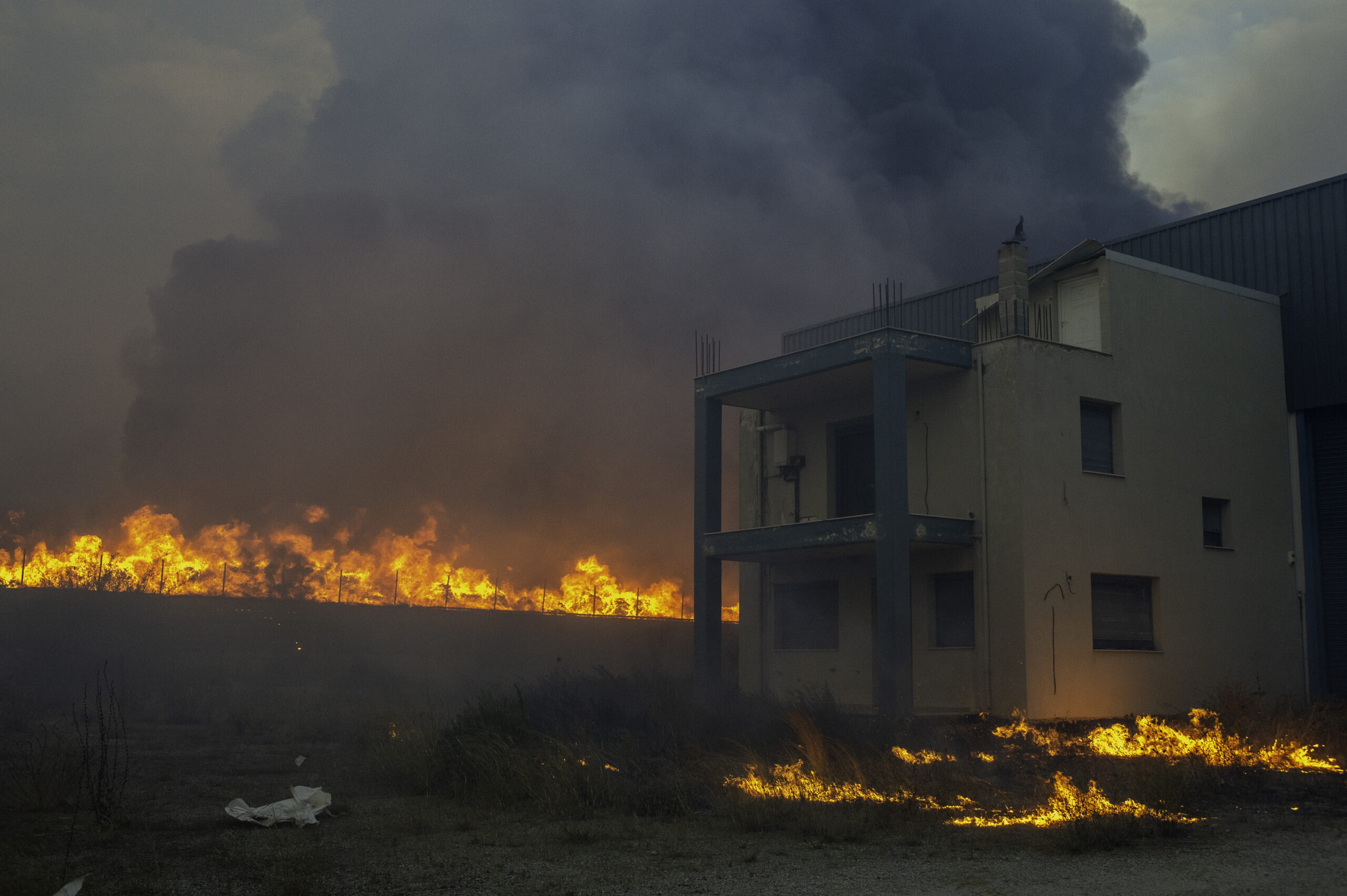 Φωτιές: Έκτακτη διϋπουργική σύσκεψη στην Πολιτική Προστασία - Έρχονται ενισχύσεις από Ρουμανία και Κύπρο