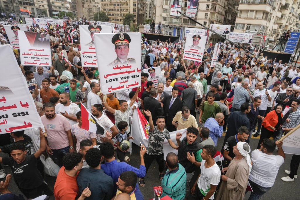 Κάιρο: Χιλιάδες πολίτες συρρέουν για να στηρίξουν την υποψηφιότητα του προέδρου Σίσι στις εκλογές