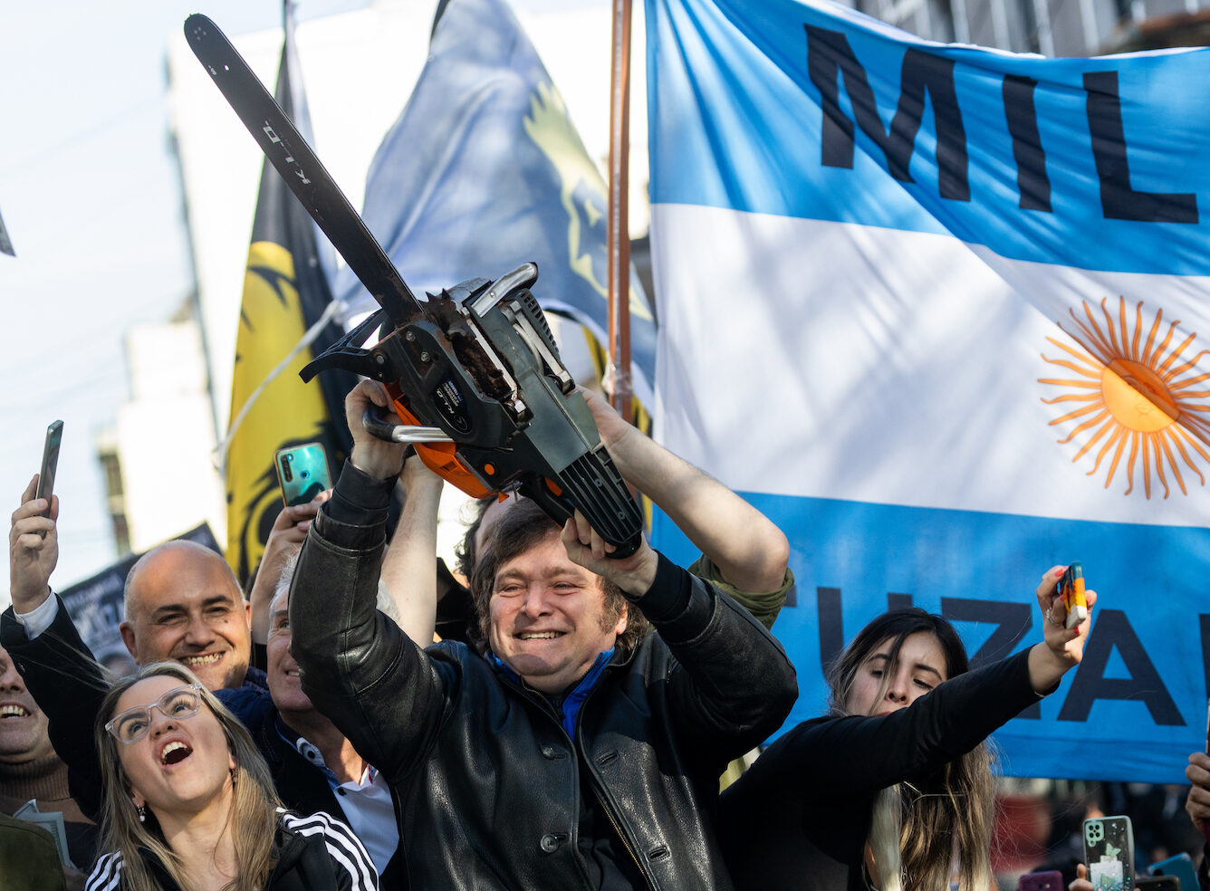 Αργεντινή: Εγκρίθηκαν οι περικοπές Μιλέι - Επεισόδια και συγκρούσεις στο Μπουένος Άιρες