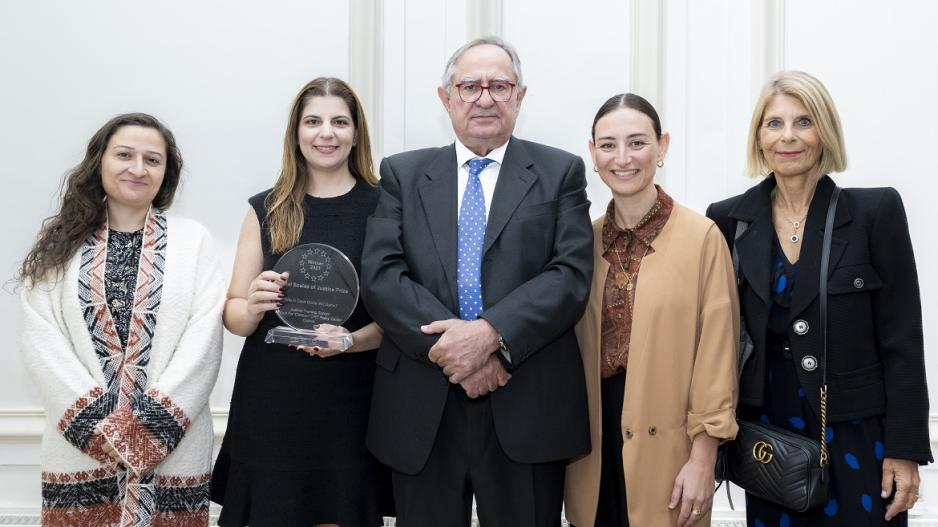 Το βραβείο «Crystal Scales of Justice» στη Σχολή Δικαστών Κύπρου και στο HfC