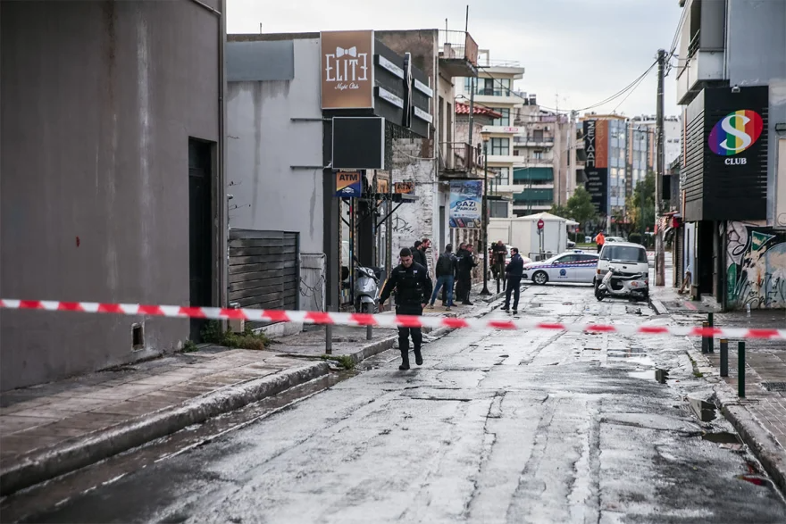 Ωρες αγωνίας για τα τρία θύματα της αιματηρής επίθεσης με πυροβολισμούς στο Γκάζι
