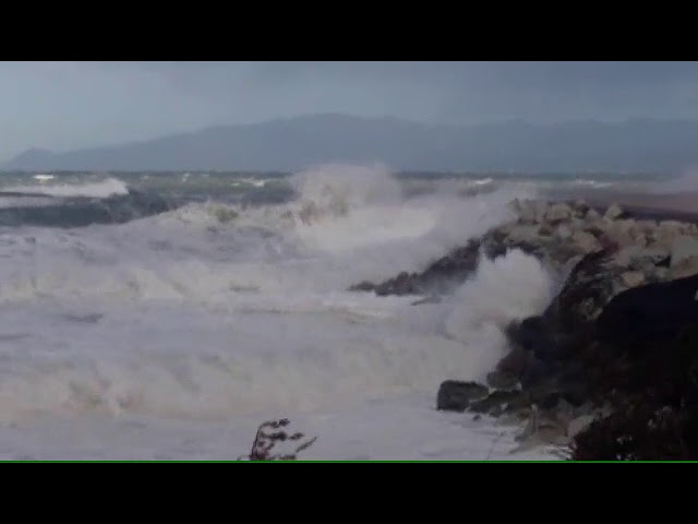Κυπαρισσία: Γυναίκα παρασύρθηκε από τα κύματα και πνίγηκε μπροστά στον άνδρα της