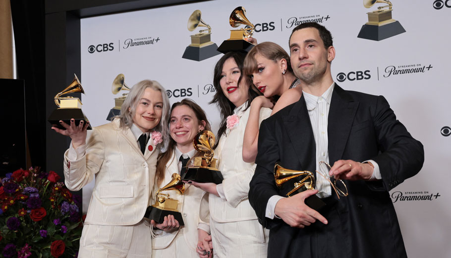Grammy 2024: Στην Billie Eilish το βραβείο για το τραγούδι της χρονιάς