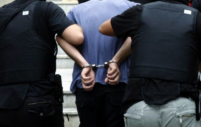 Αλεξανδρούπολη: Συνελήφθησαν δύο άντρες - Φωτογράφιζαν κρυφά γυναίκες στην παραλία