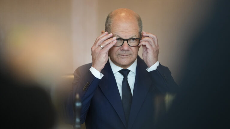 Ο Σολτς εξέφρασε την ανησυχία του για το πιθανό αποτέλεσμα των γαλλικών βουλευτικών εκλογών