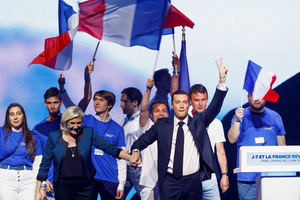 Γαλλία: Η ακροδεξιά υπόσχεται αποκλεισμό όσων έχουν διπλή υπηκοότητα από «στρατηγικές» κρατικές θέσεις