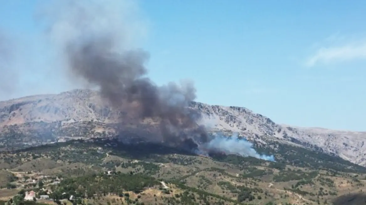 Μεγάλη φωτιά στη Χίο: Εστάλη μήνυμα από το 112 - Σηκώθηκαν εναέρια μέσα