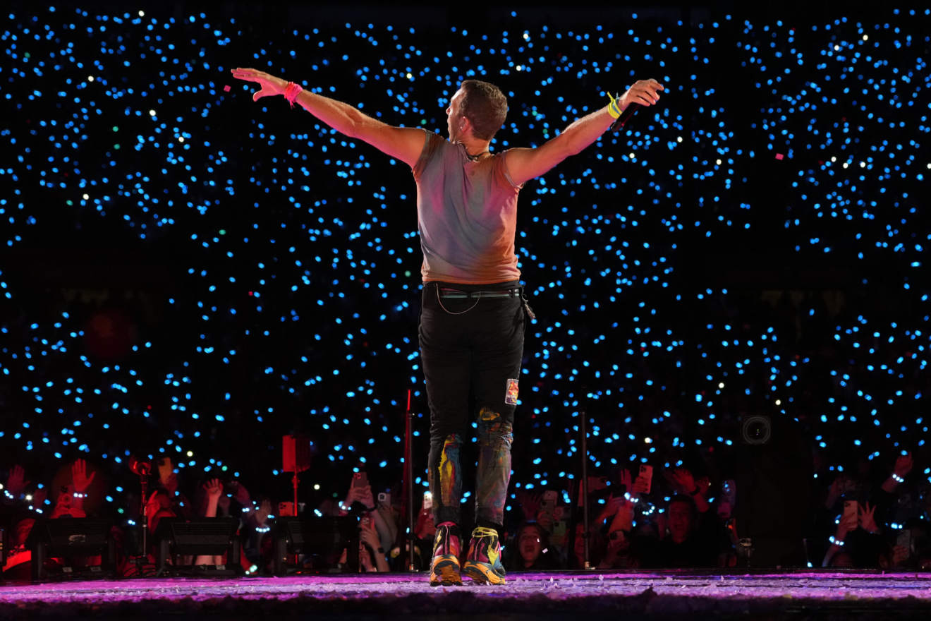 Οι Coldplay καλούν το κοινό στο Ηρώδειο για το νέο τους video clip
