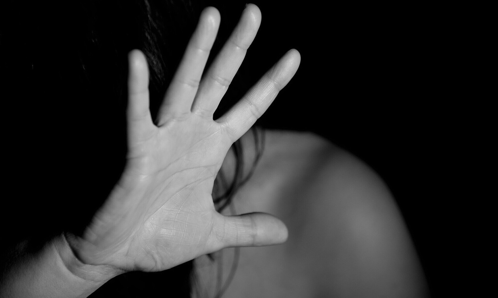 Μαγνησία: Μεθυσμένος σύζυγος ξυλοκόπησε τη γυναίκα του και την απείλησε με καραμπίνα