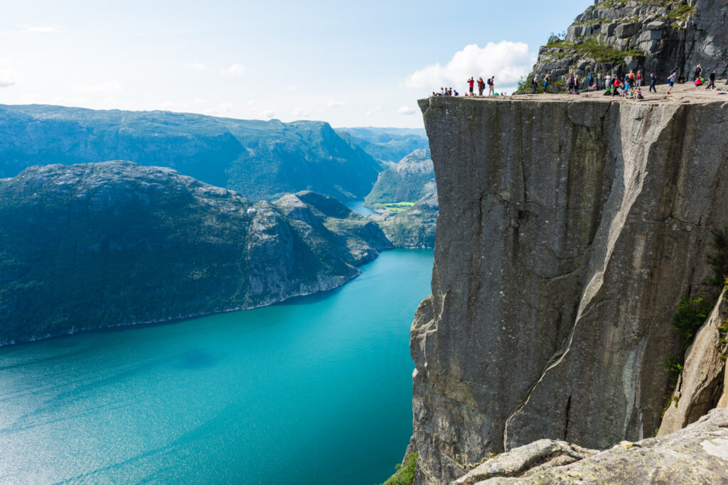 Νορβηγία: Άνδρας σκοτώθηκε αφού έπεσε από τον «διάσημο» βράχο του «Mission Impossible»