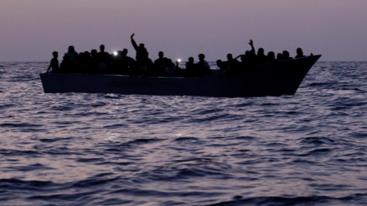 Επίθεση του BBC στην Ελλάδα για το μεταναστευτικό: «Το ελληνικό λιμενικό πετάει μετανάστες στη θάλασσα για να πεθάνουν»
