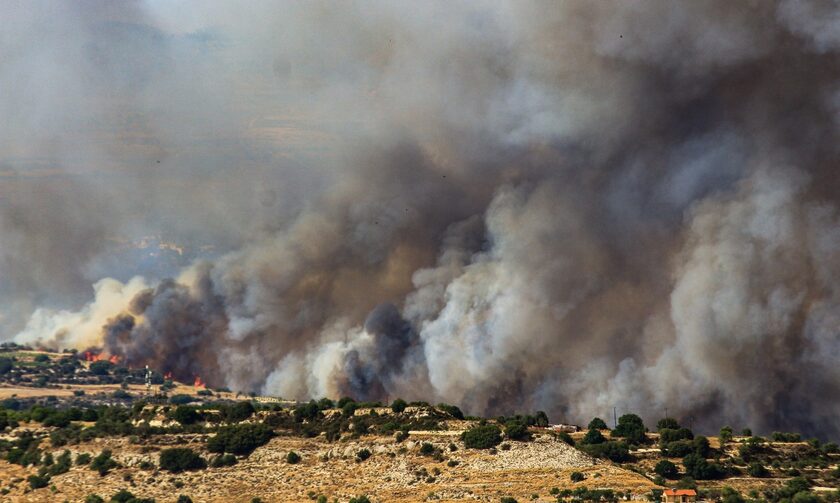 Νύχτα αγωνίας στην Κύπρο: Εκτός ελέγχου η φωτιά στην Πάφο
