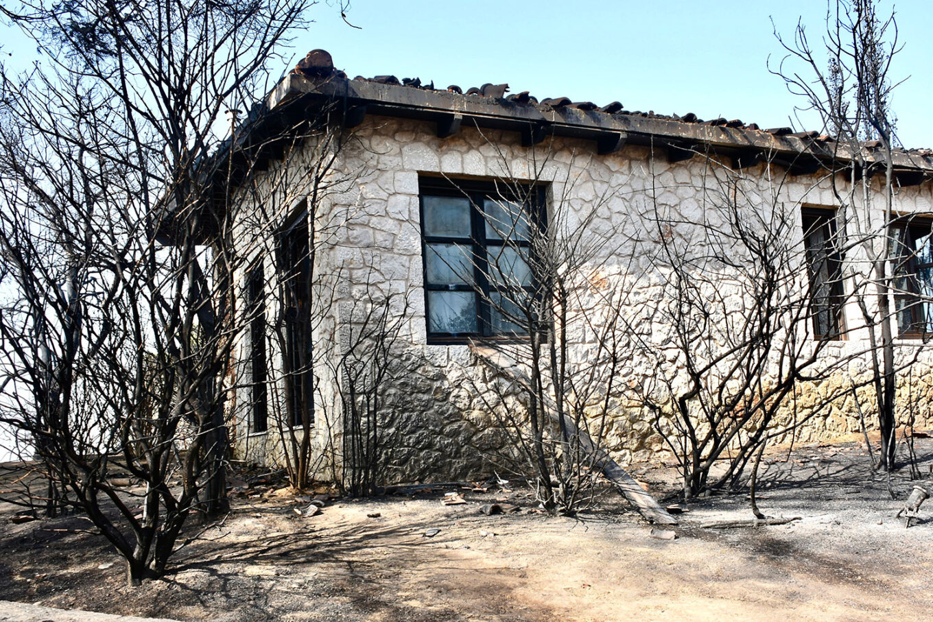 Κάηκε από τη φωτιά το σπίτι του Τζόρτζεβιτς - Διάσπαρτες εστίες και φόβοι για αναζωπυρώσεις στην Ηλεία