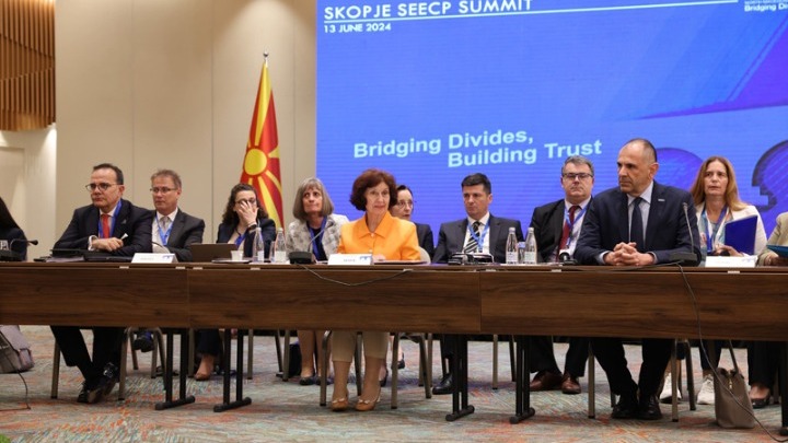 Β. Μακεδονία-Γκ. Σιλιάνοφσκα: Η μη χρήση του συνταγματικού ονόματος της χώρας από εμένα «δεν αποτελεί παραβίαση του Συντάγματος»