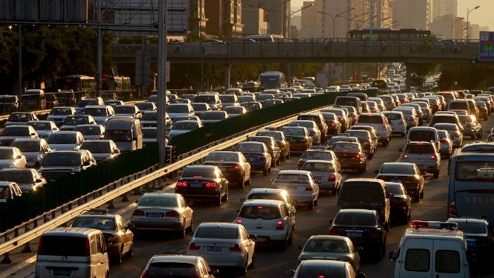 Το Πεκίνο ενθαρρύνει την χαλάρωση των περιορισμών στην αγορά οχημάτων